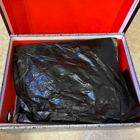 2020 Air Jordan 4 Retro GS in Green Metallic - 5.5Y - Picture 12 of 14